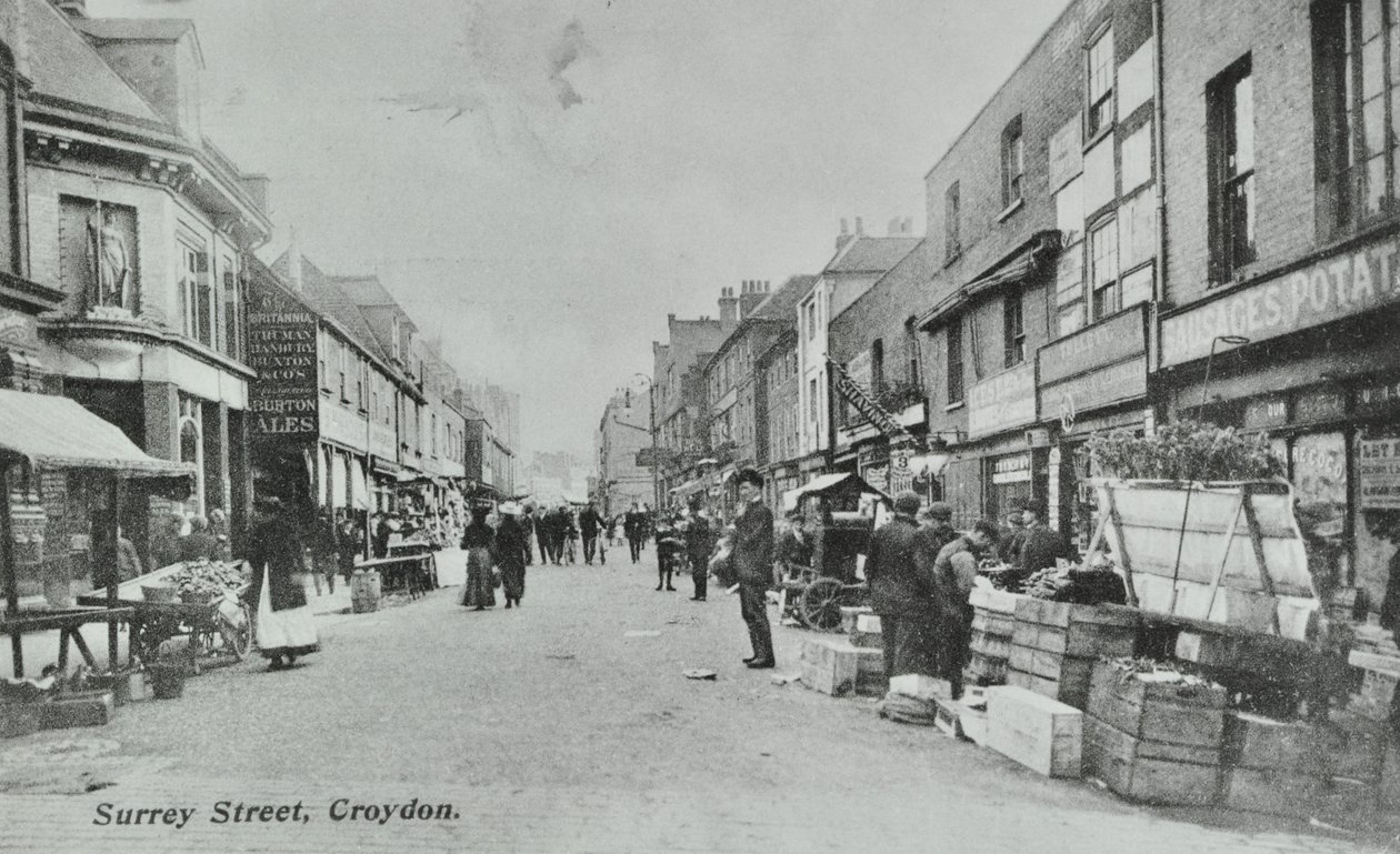 Britannia, Surrey Street, Croydon: straatmarkt, 1890 door English Photographer