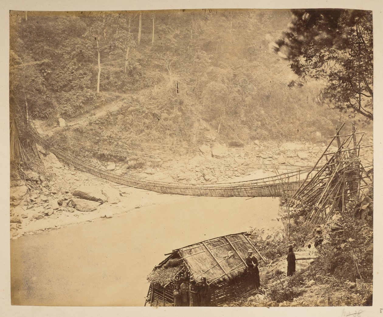 Hangbrug van riet over de Teesta, richting Bhootan. 