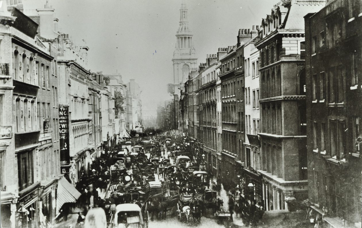 Cheapside, kijkend naar het oosten naar Bow Church, City of London, 1880 door English Photographer