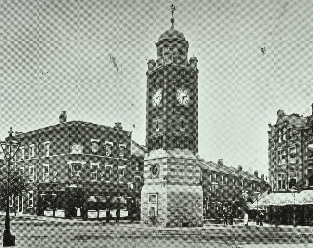 Klokkentoren, The Broadway, Crouch End, 1890 door English Photographer