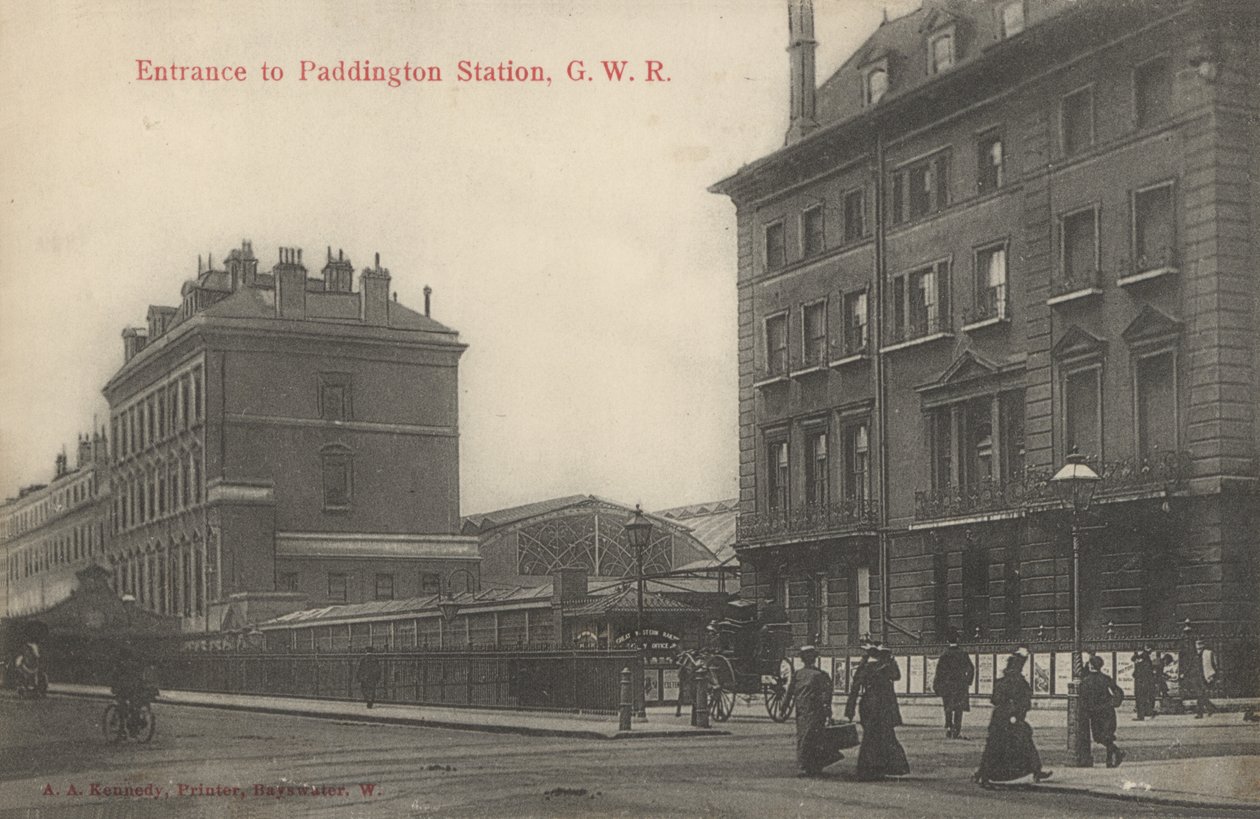 Ingang tot Paddington Station, Londen (z/w foto) door English Photographer