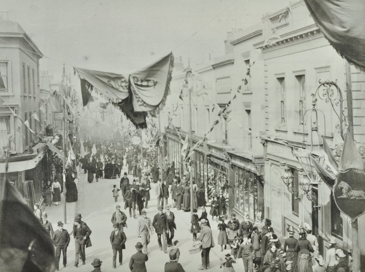 Hare Street: opening van Woolwich ferry, 1889 door English Photographer