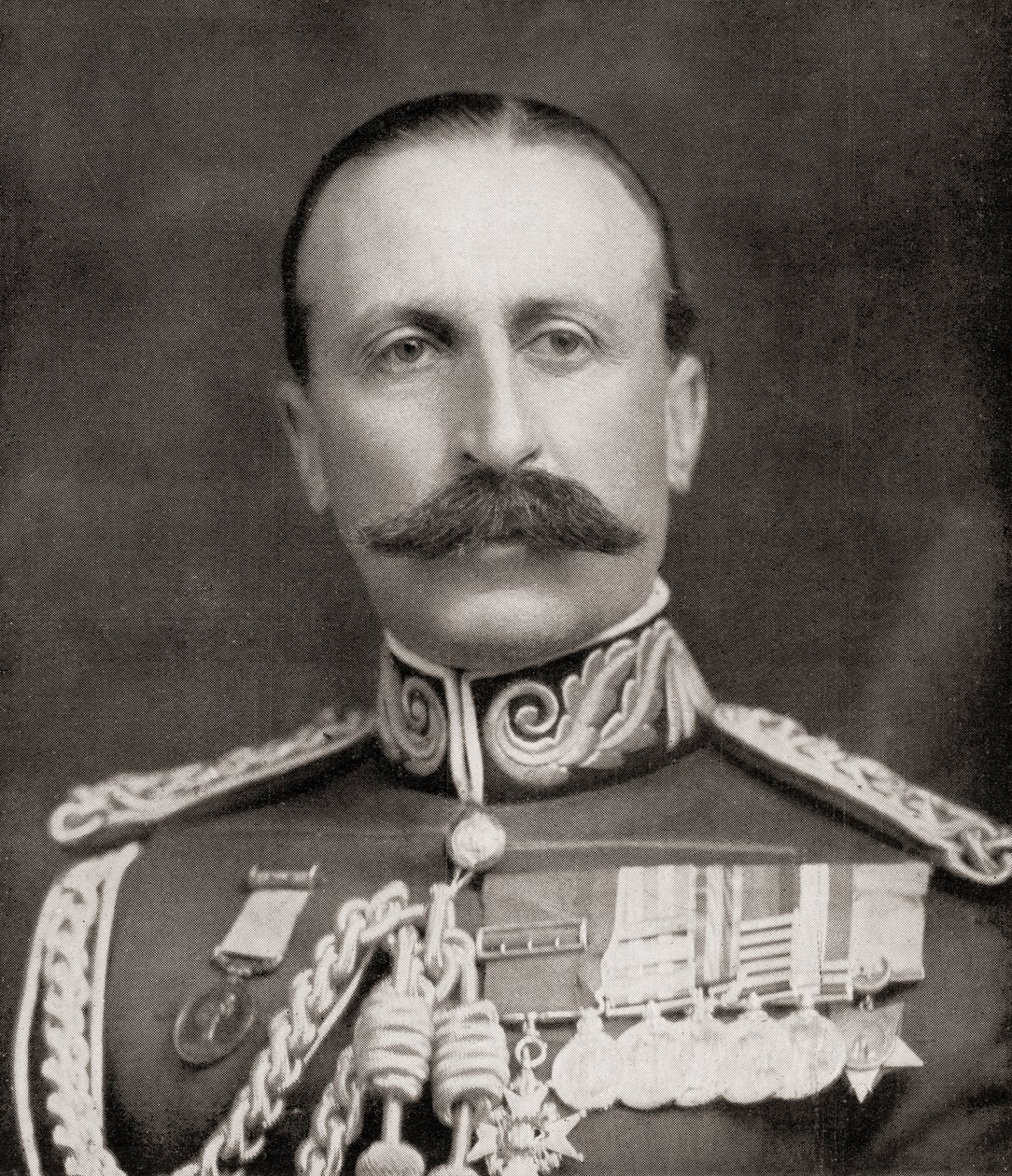 Luitenant-generaal Sir Edwin Alfred Hervey Alderson, uit The Illustrated War News, 1915 door English Photographer