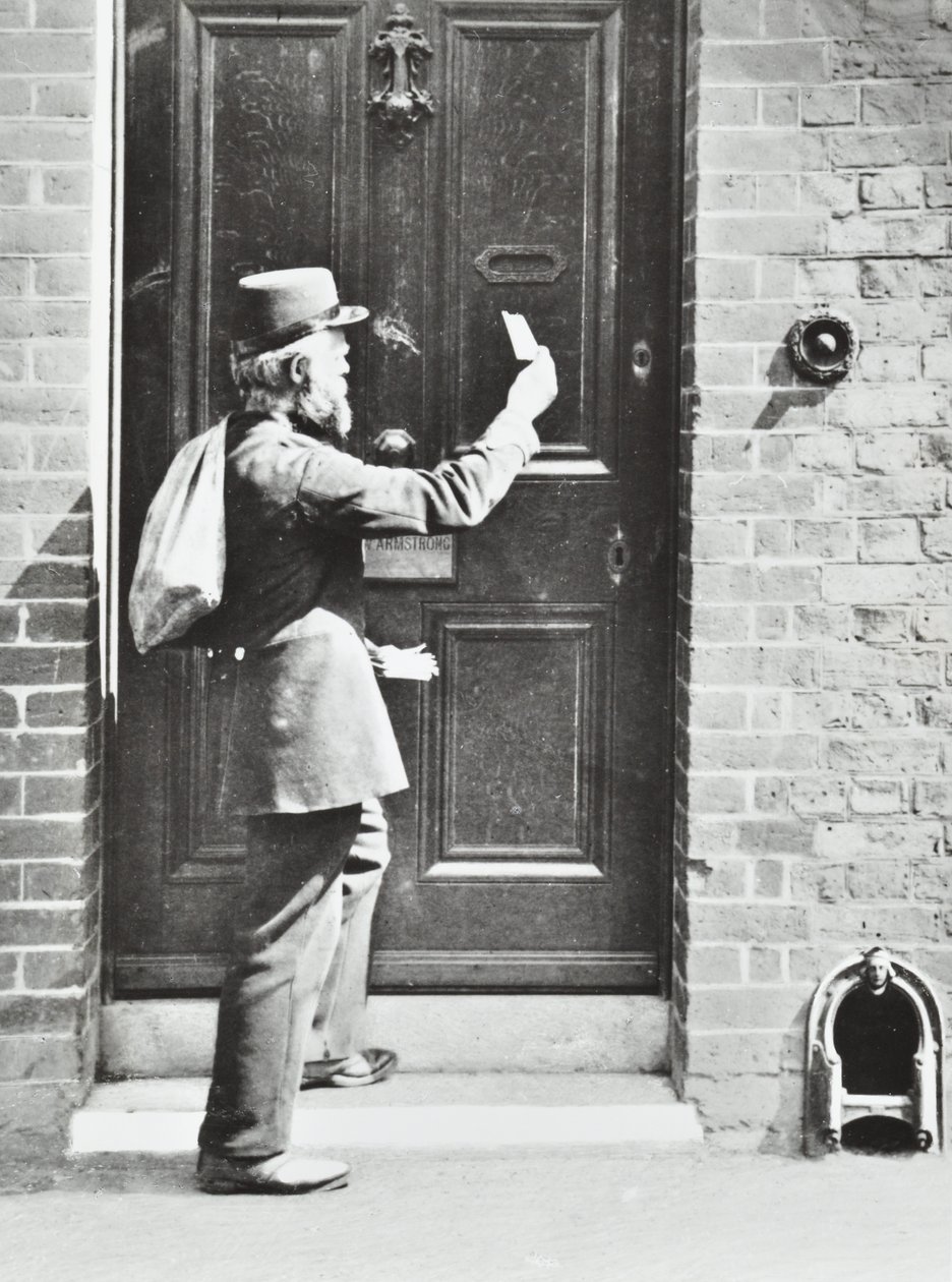 Postbode in King William Walk, Greenwich, 1885 door English Photographer