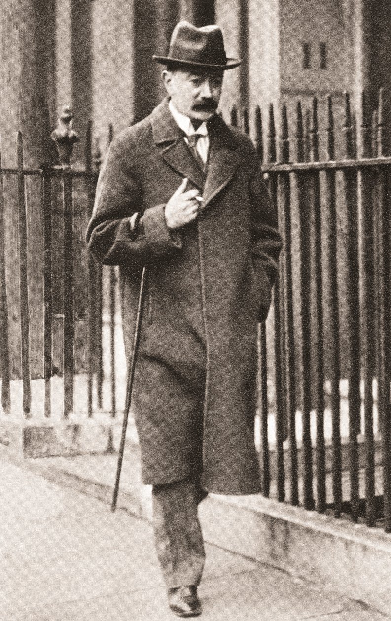 Sir Graeme Thomson, uit The Illustrated War News, 1915 door English Photographer