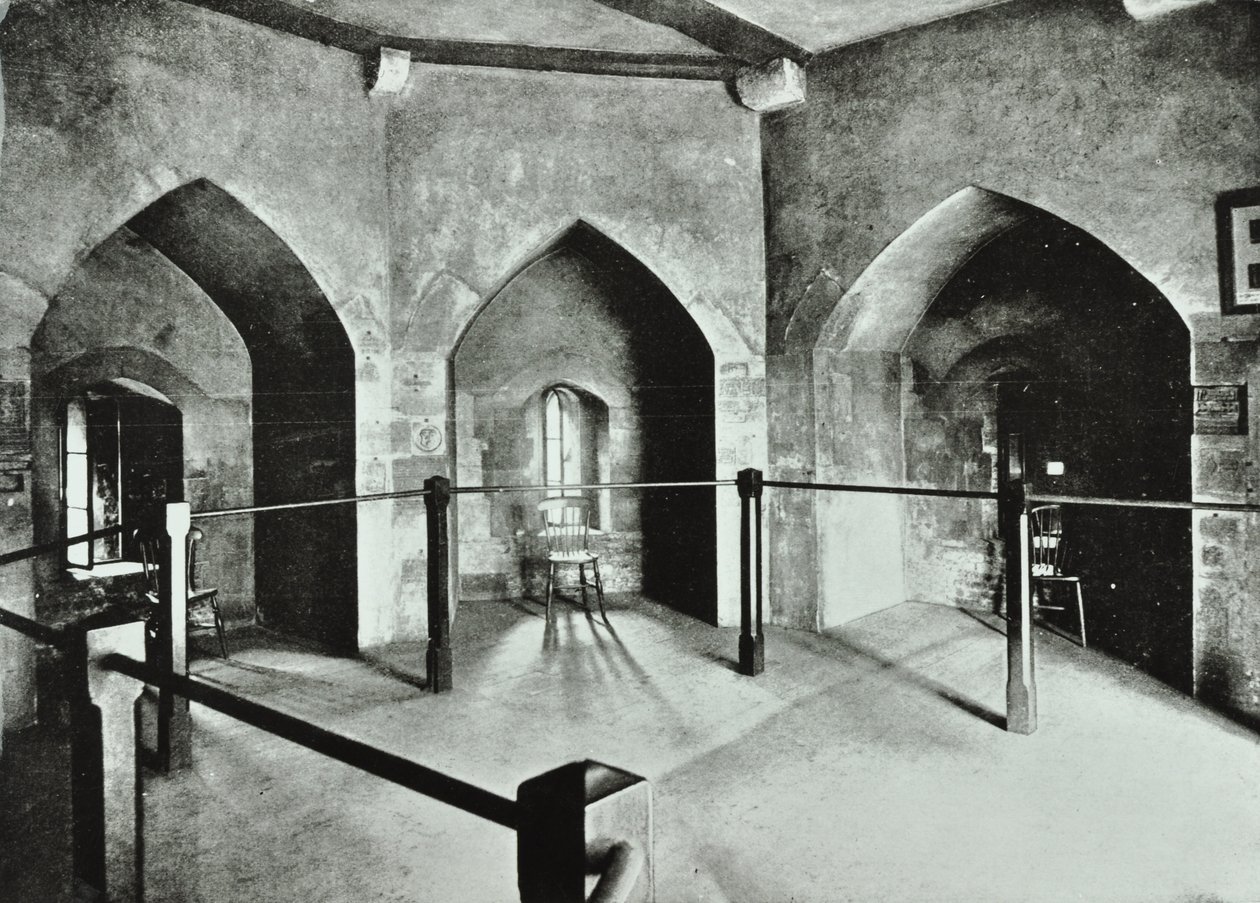 Tower of London, Tower Hill: staatsgevangeniskamer in Beauchamp Tower, 1895 door English Photographer