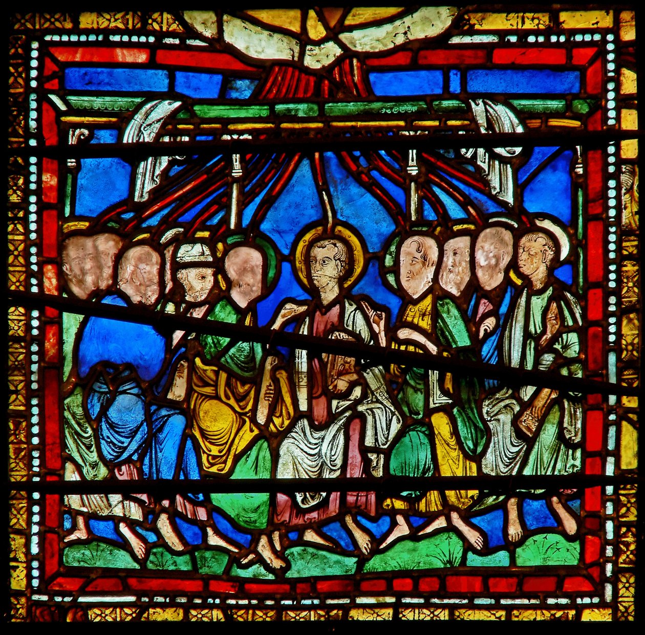 Detail uit het oostelijke raam van de Trinity Chapel met Pinksteren door English School