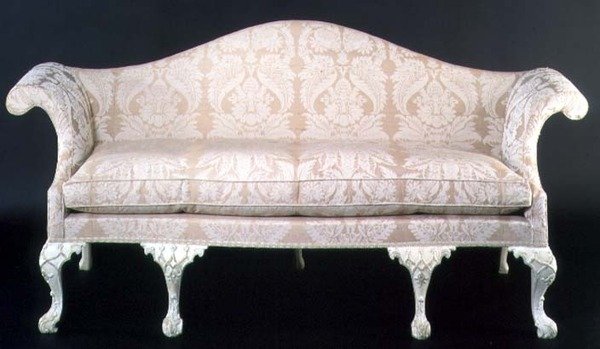 George III gestoffeerde en geschilderde sofa, late 18e eeuw door English School