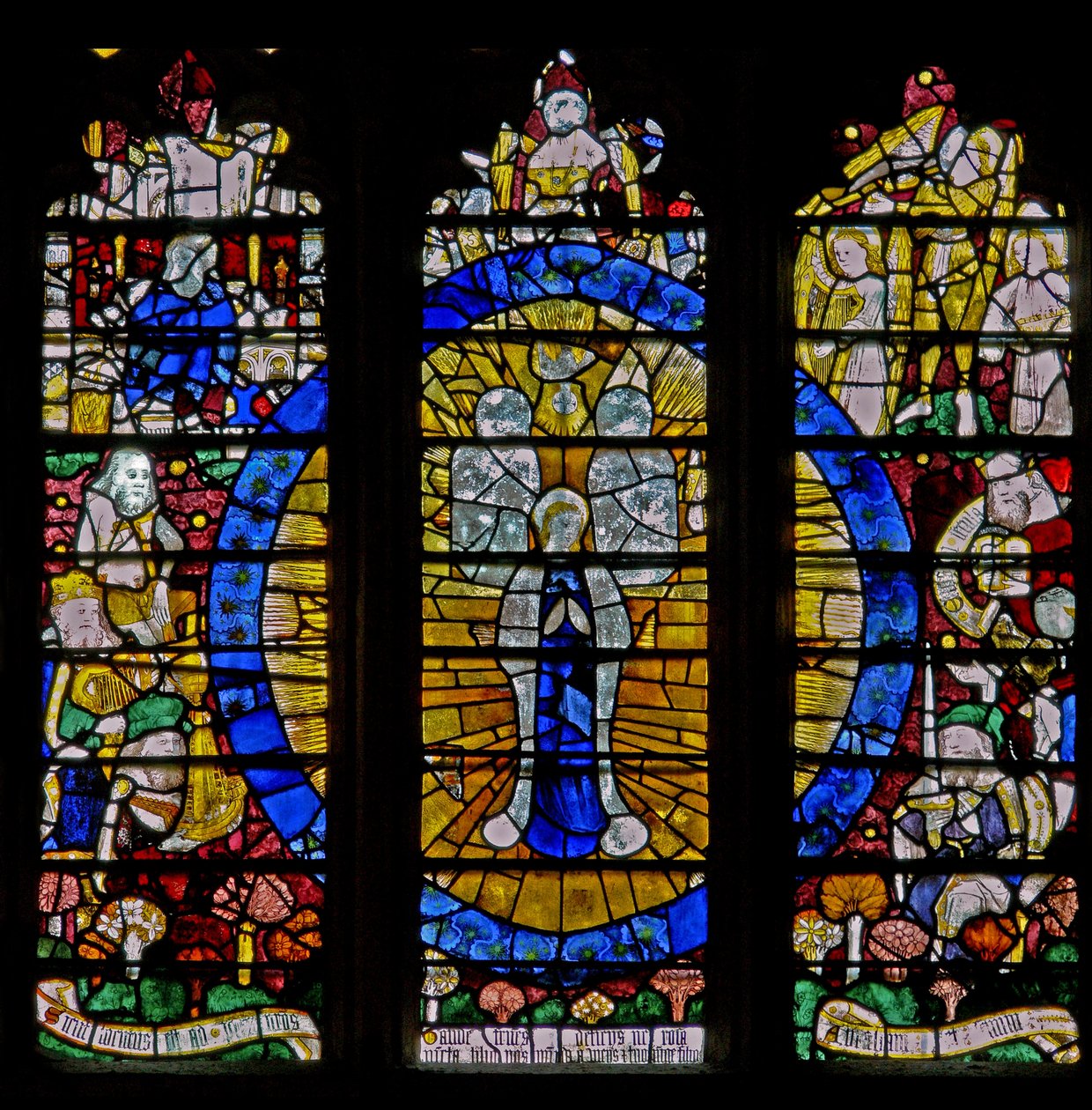 Raam N5 met het noordtransept raam: de Tenhemelopneming van de Maagd en andere scènes door English School