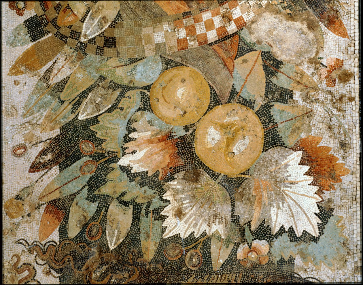 Festoen met maskers, bladeren en fruit door Erich Lessing