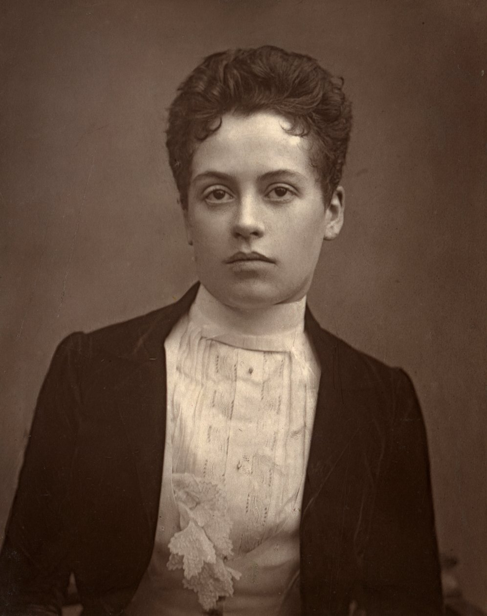 Clo Graves, Ierse auteur en toneelschrijver, 1888 door Ernest Barraud