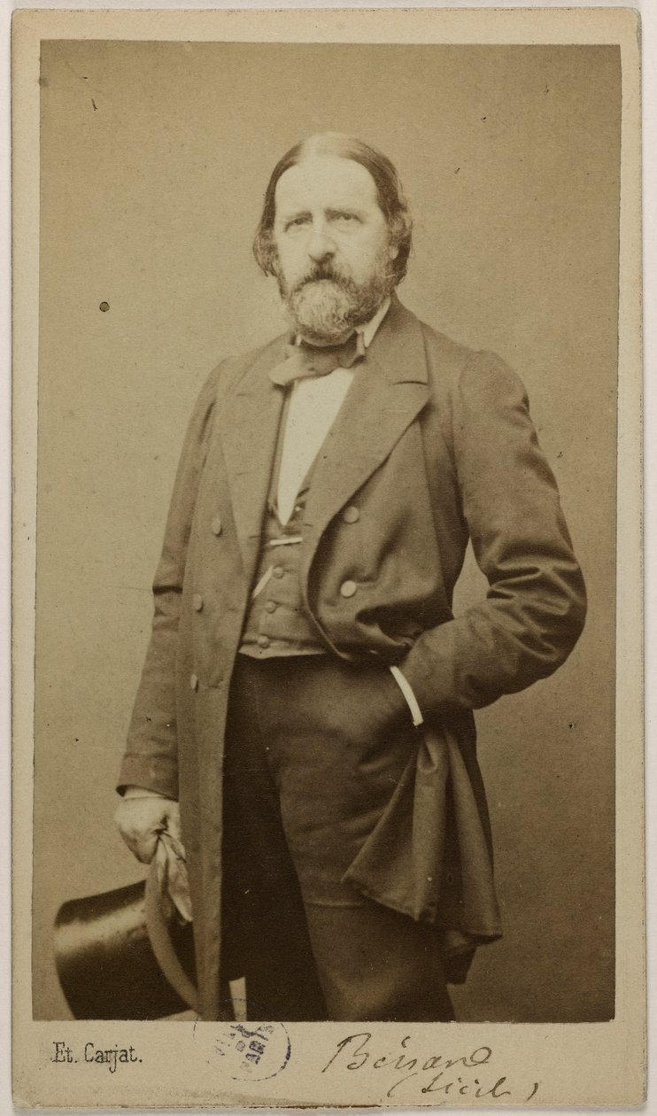 Portret van Benard, T. N., journalist door Etienne Carjat