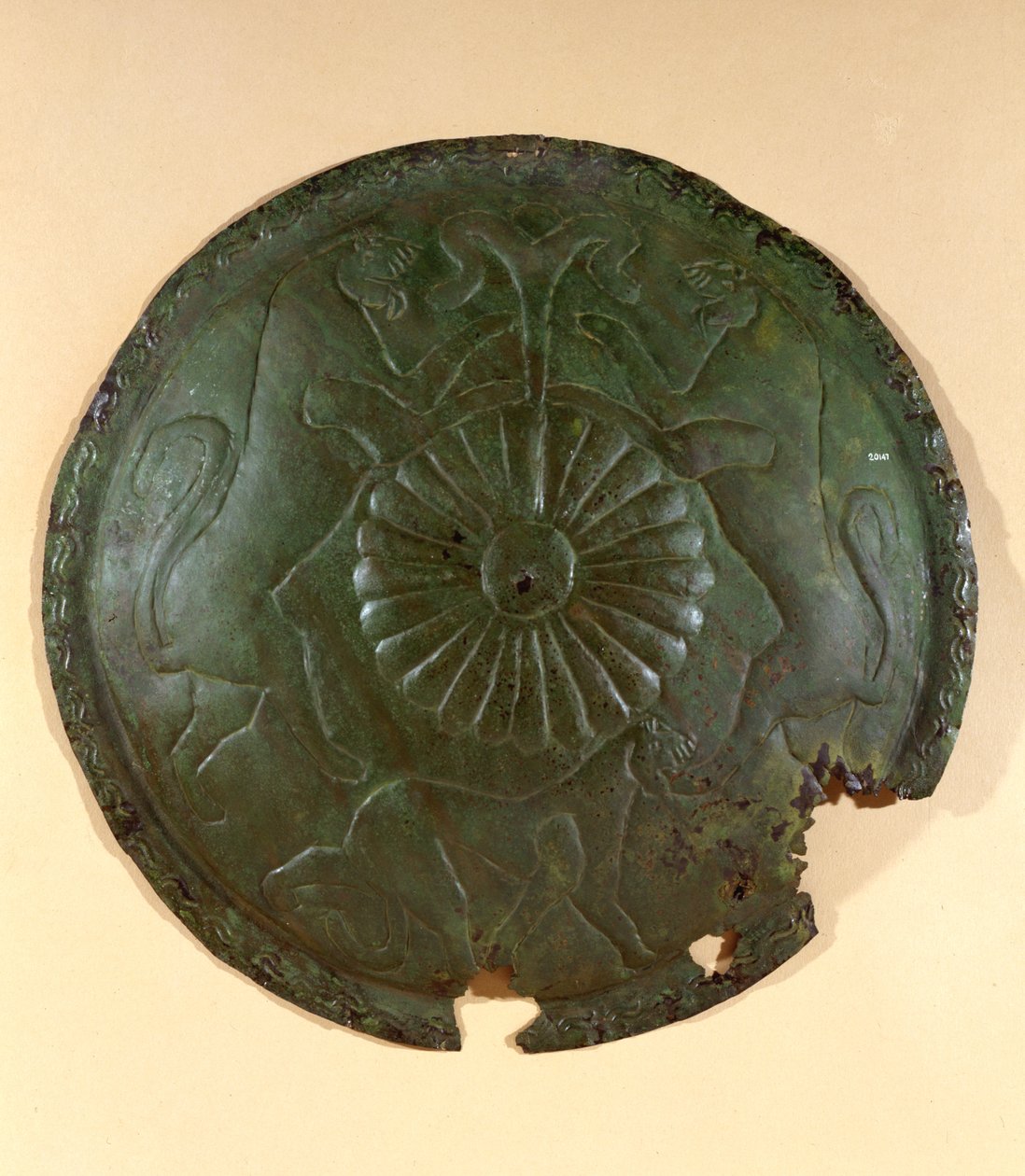Schijf met reliëfdecoraties uit Cerveteri, Italië door Etruscan