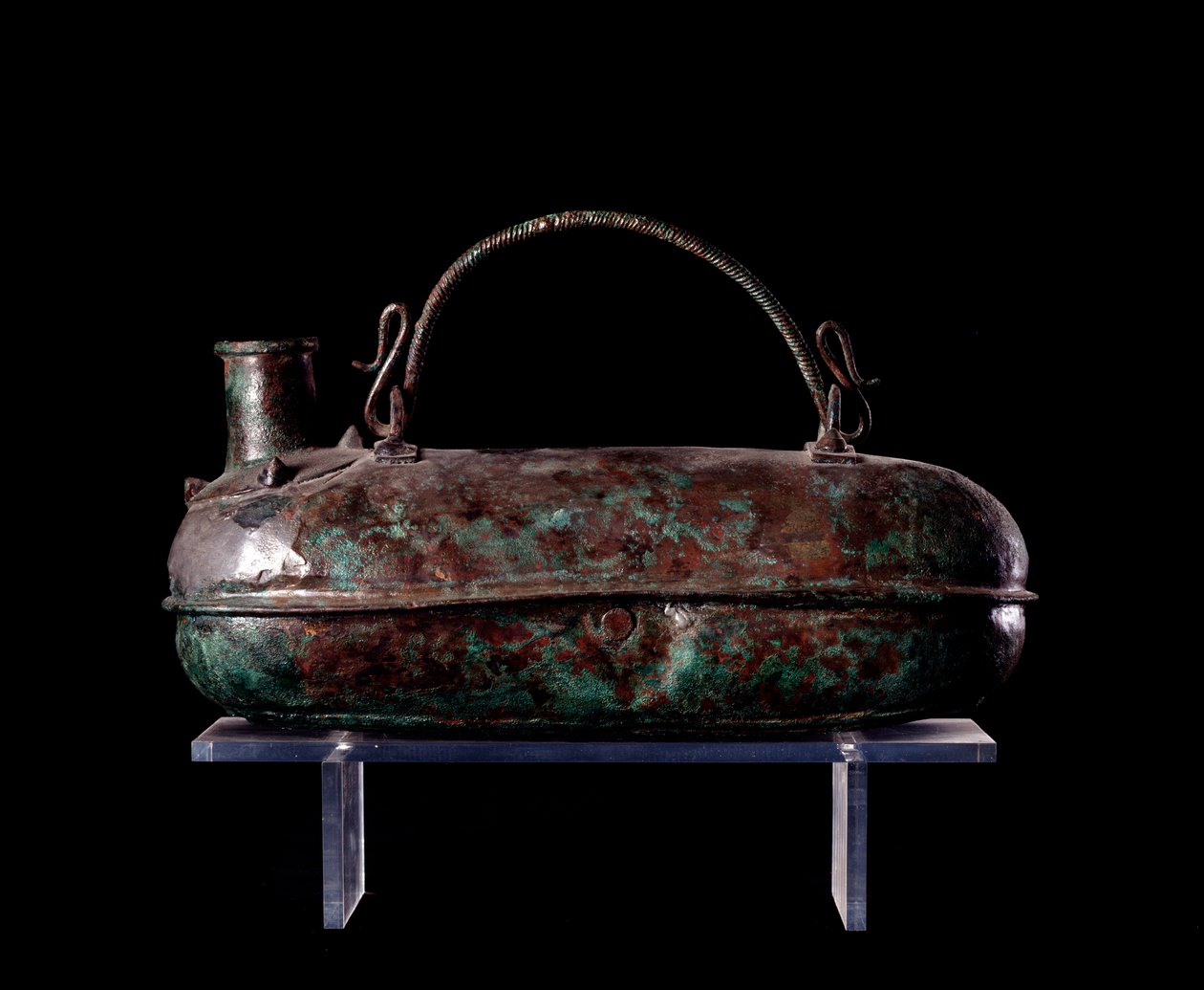 Etruskische beschaving: bronzen askos uit het graf van de Bronzen Kar in Vulci, 680-670 v.Chr. door Etruscan