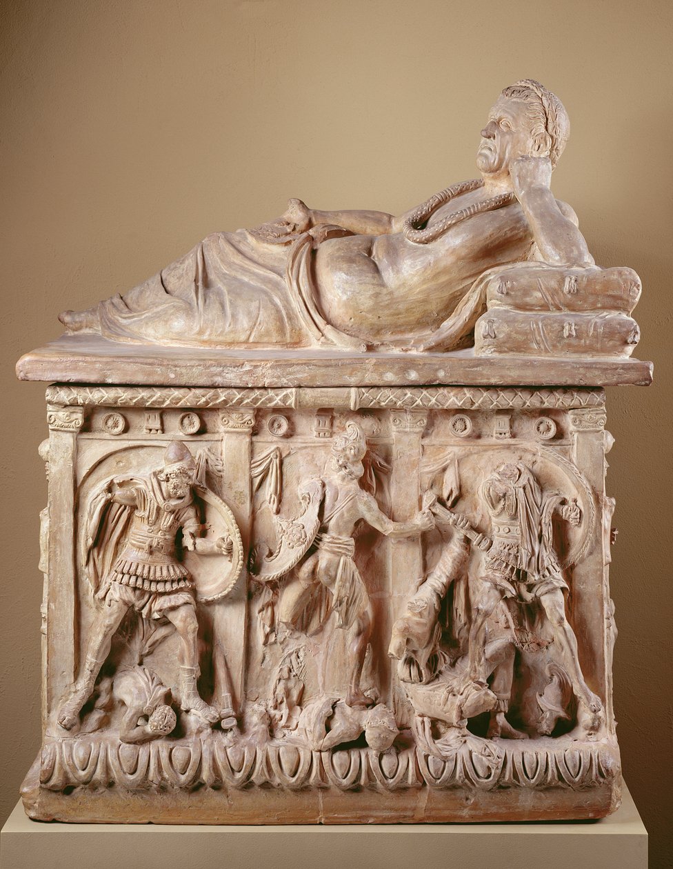 Cineraire urn, 2e eeuw v.Chr. door Etruscan Etruscan