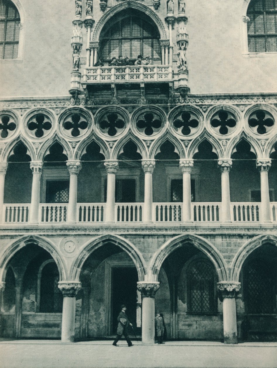 Deel van het Dogenpaleis, Venetië, Italië, 1927 door Eugen Poppel