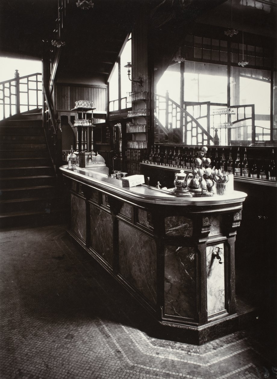 Cabaretbar door Eugène Atget