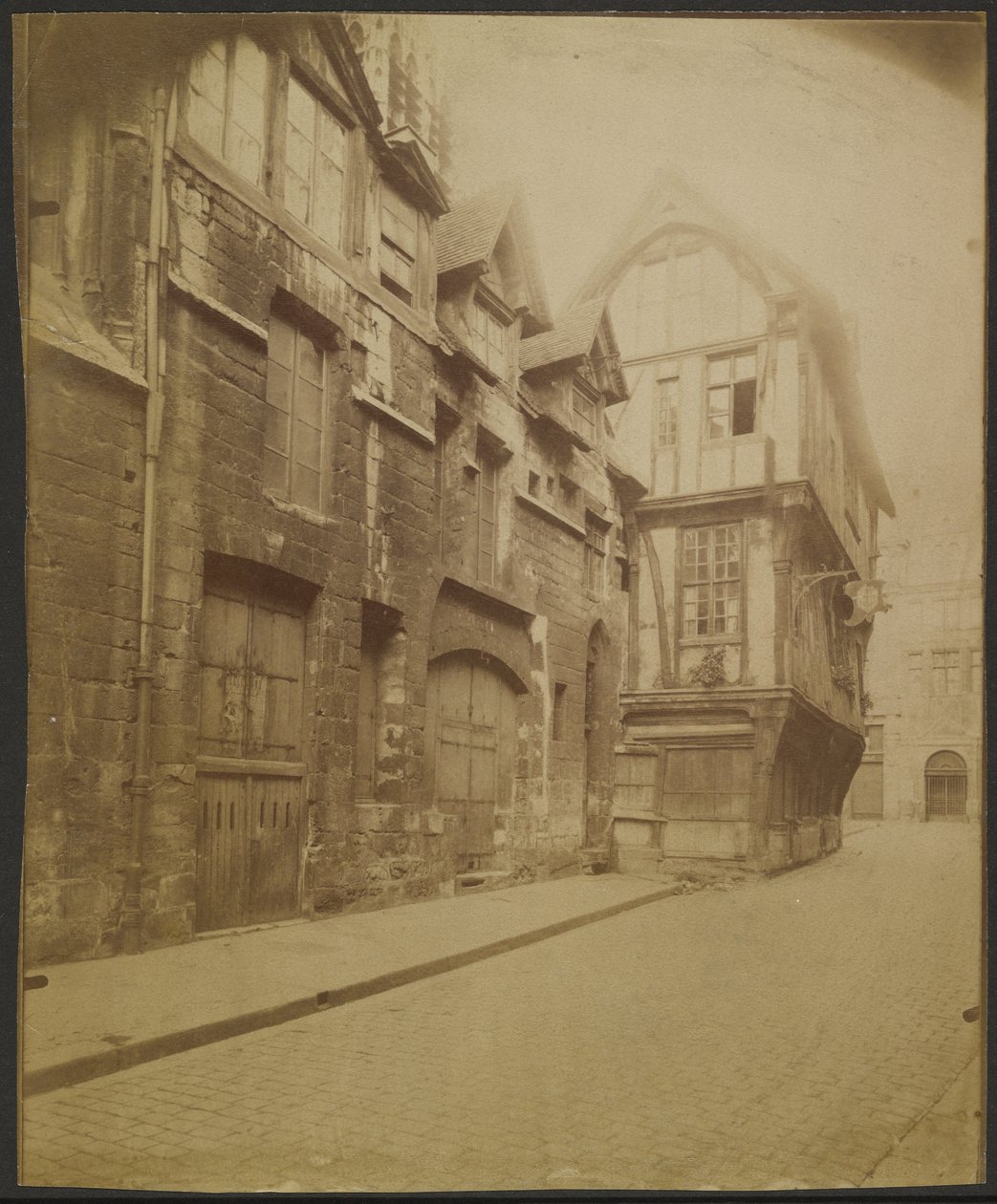 Rouen, huis aan de rue Saint-Romain door Eugène Atget
