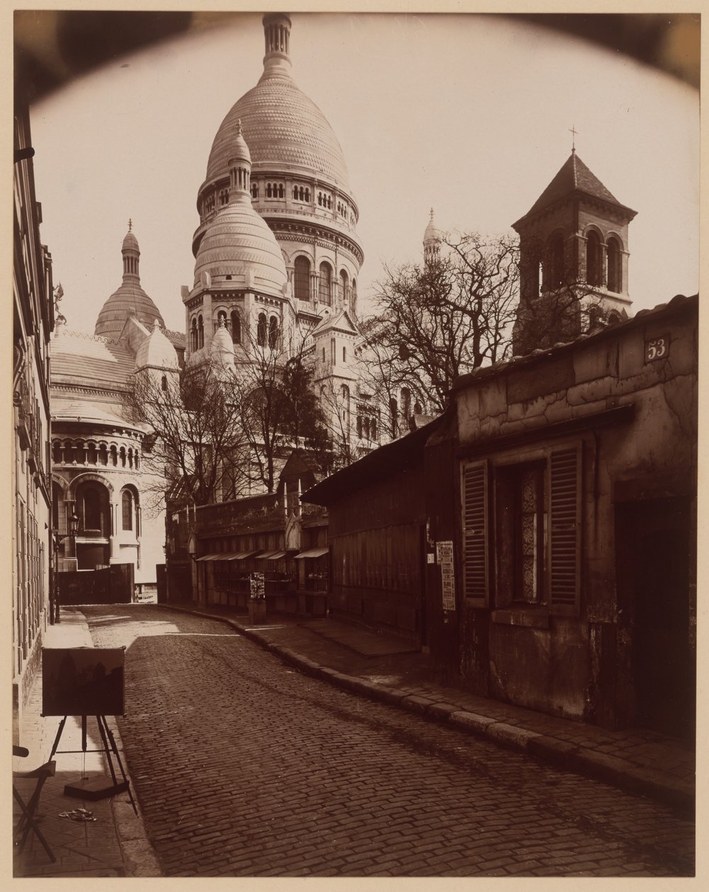 Rue du Chevalier de la Barre door Eugène Atget