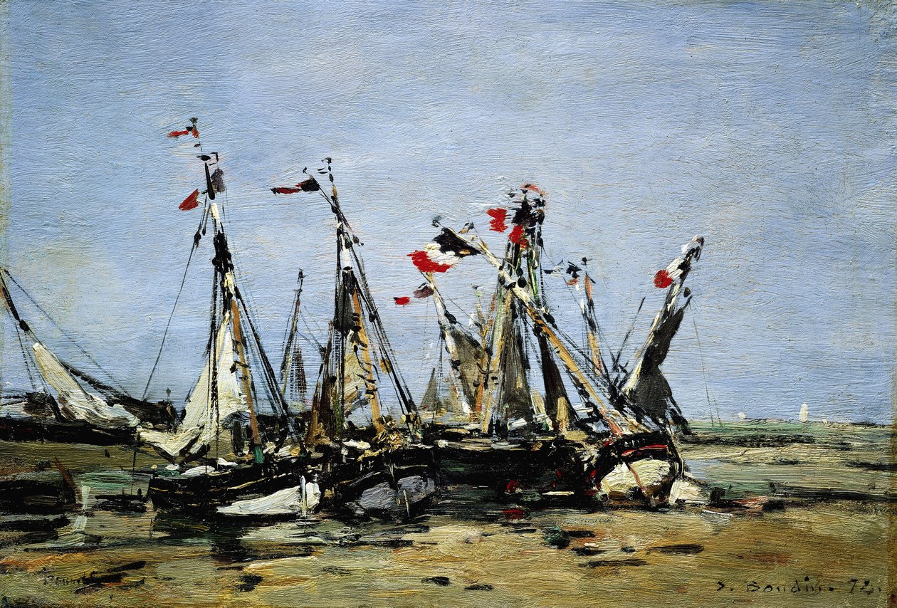 Trouville (Frankrijk), wachtend op het tij, vissersboten op het strand, versierd met Franse vlaggen, ter herdenking van de Franse Revolutie van 1789 door Eugene Louis Boudin