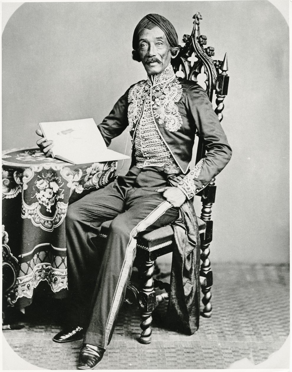 Portret van Raden Saleh, 1872 door European Photographer