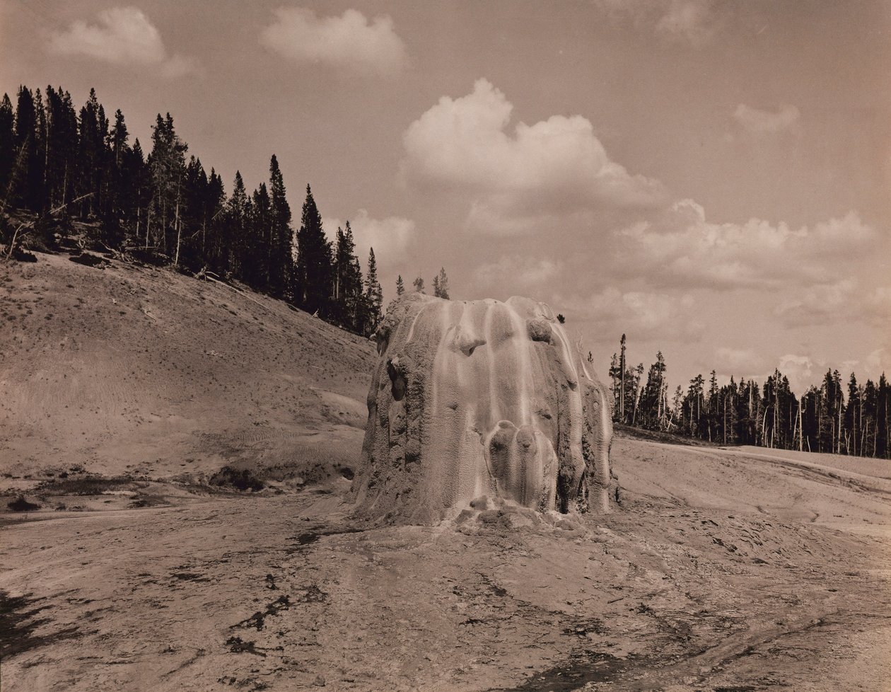Lone Star Geyser Kegel, Yellowstone National Park door F. Jay Haynes