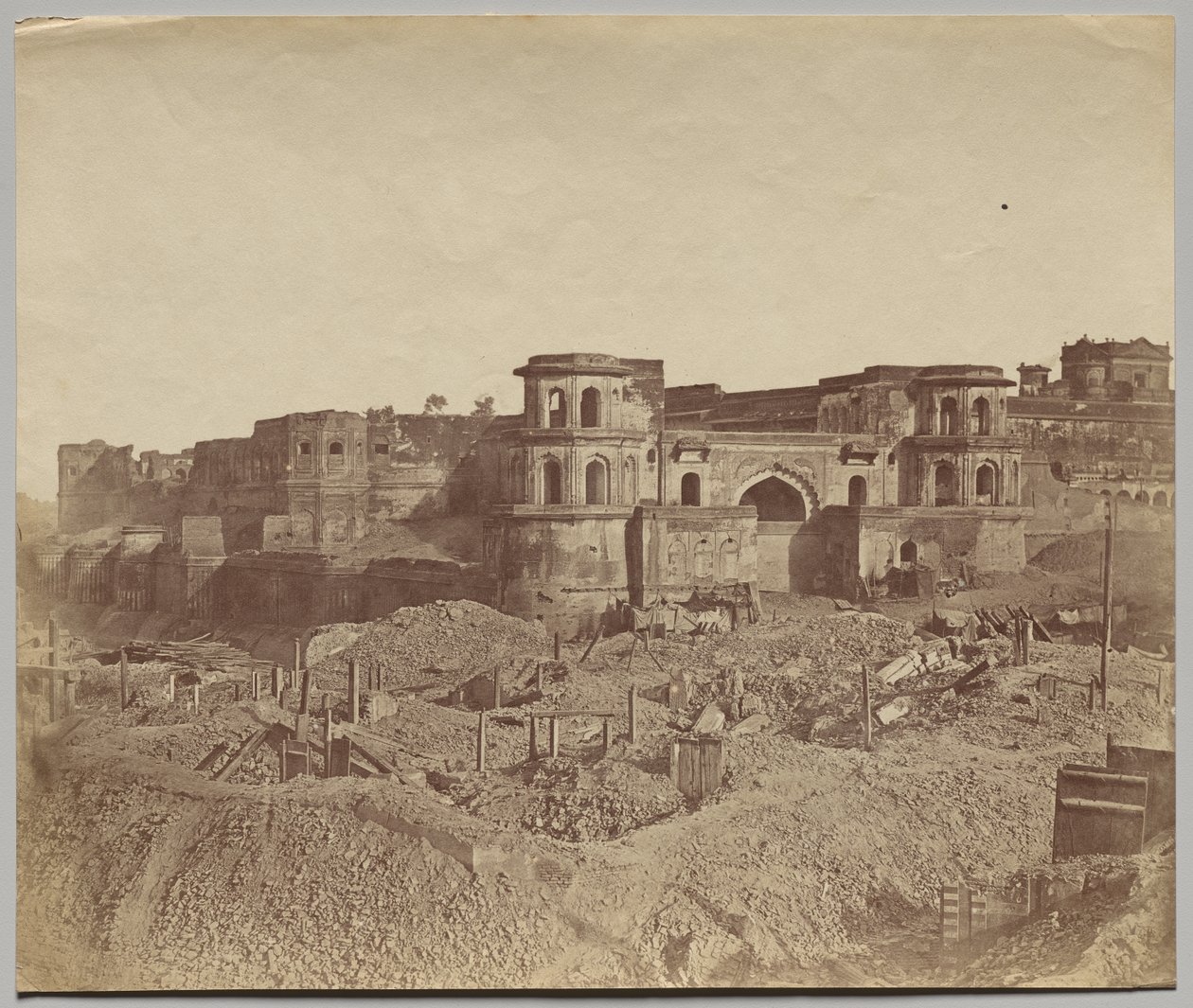 De Mucha Bawn, of de Oude Citadel van Lucknow door Felice A. Beato