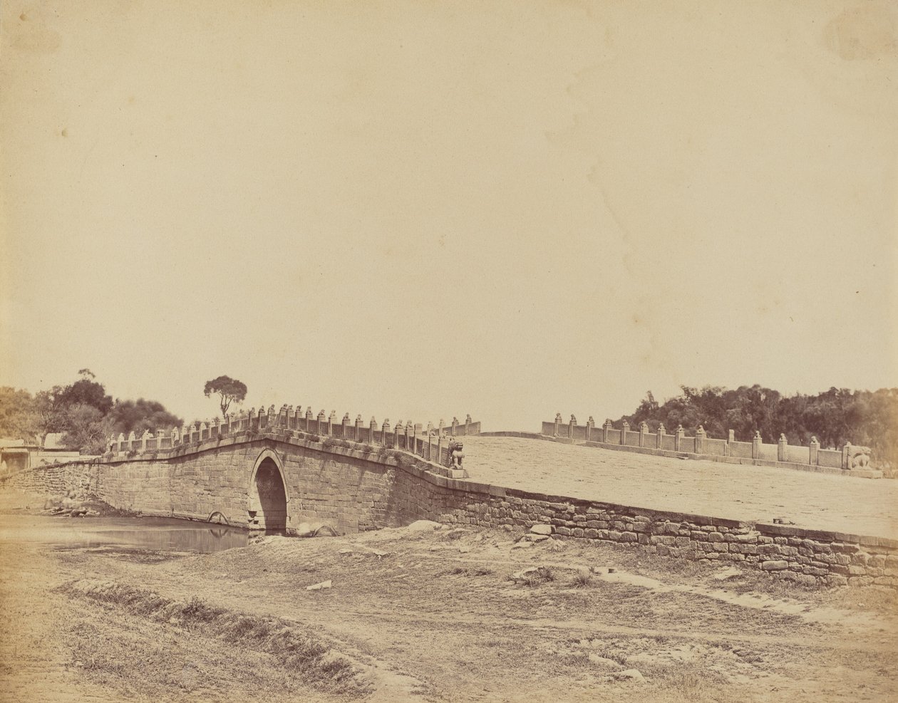Brug van Palichian bij Peking, de Plaats van het Gevecht met Keizerlijke Chinese Troepen, 21 september 1860 door Felice Beato
