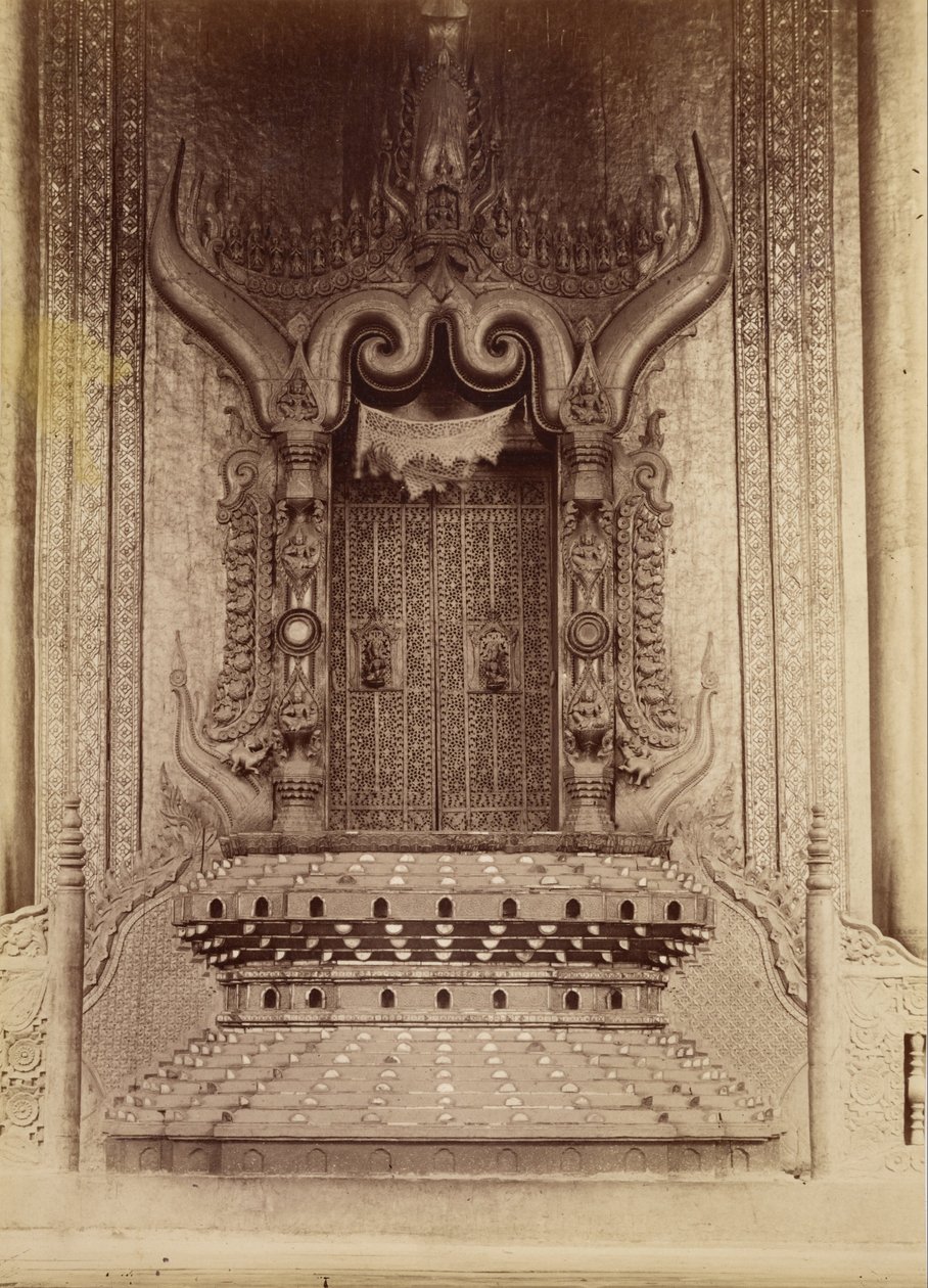 Troonzaal van koning Thibaw Min - Mandalay door Felice Beato