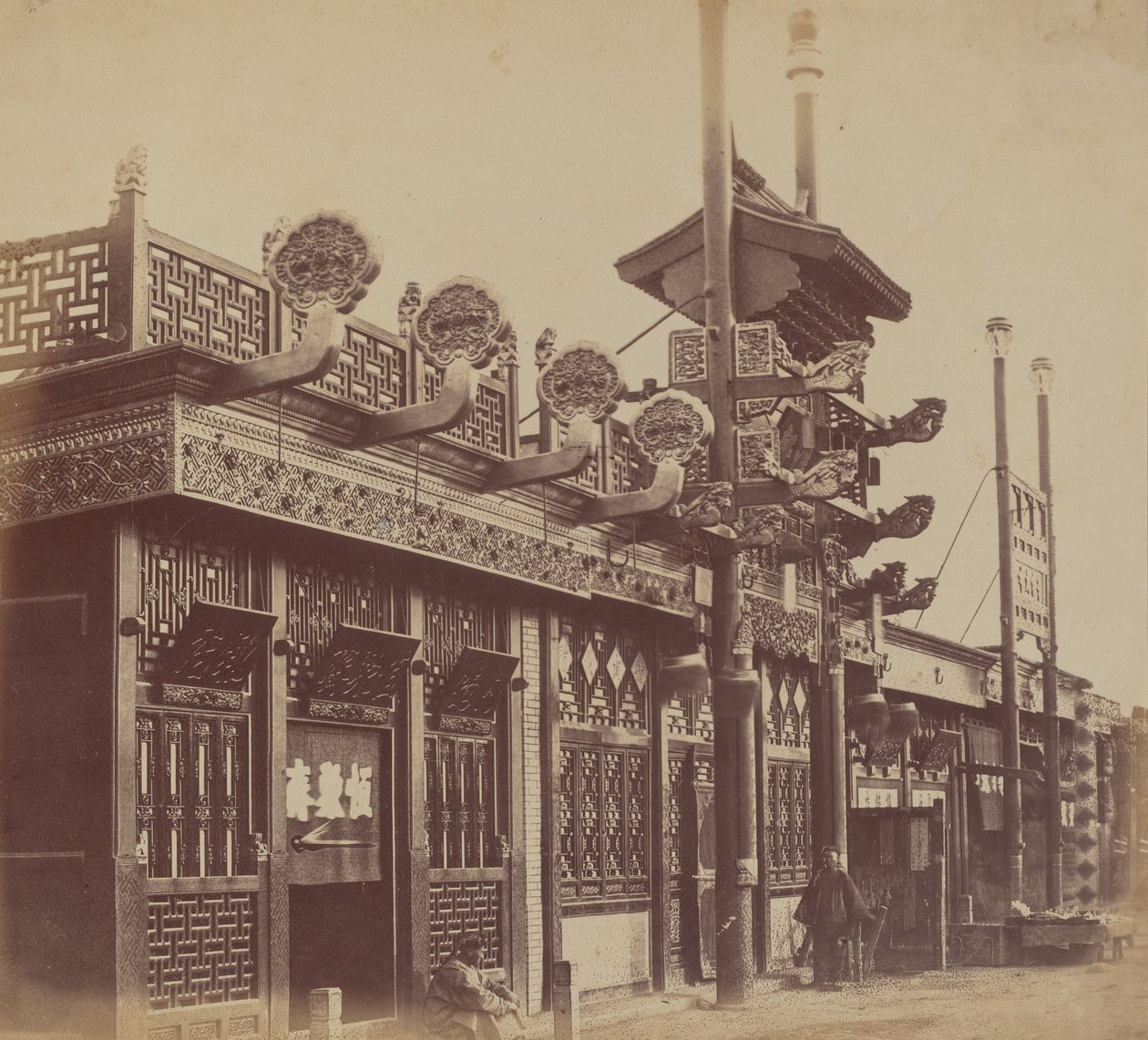 Winkels en Straat, Chinese Stad van Peking, oktober 1860 door Felice Beato