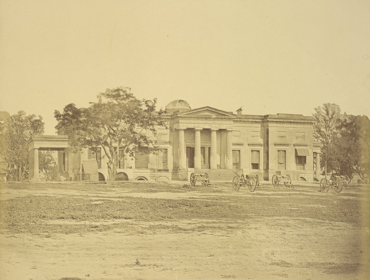 De Tara Kothee (Sterrenhuis). Het Observatorium van de Koning. door Felice Beato