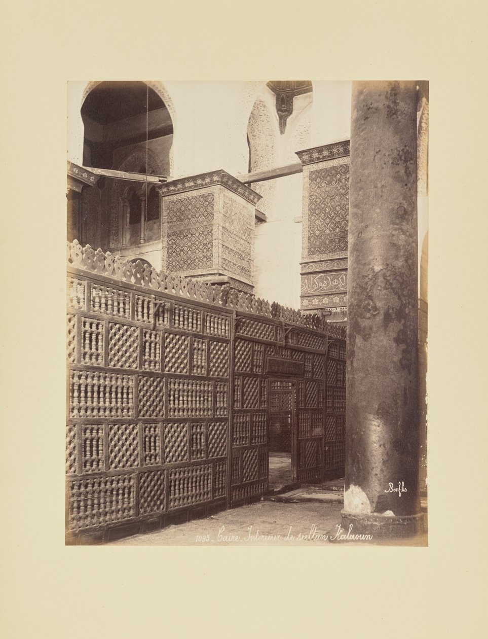 Caïro - Interieur van de moskee van sultan Qalawun door Félix Bonfils