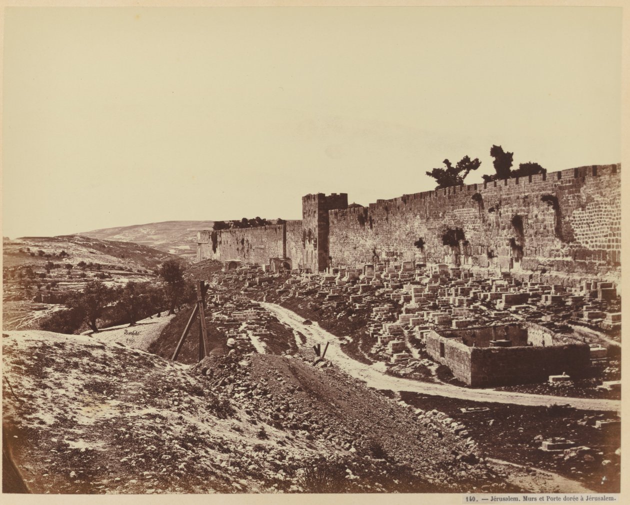 Jeruzalem. Muren en de Gouden Poort in Jeruzalem. door Félix Bonfils