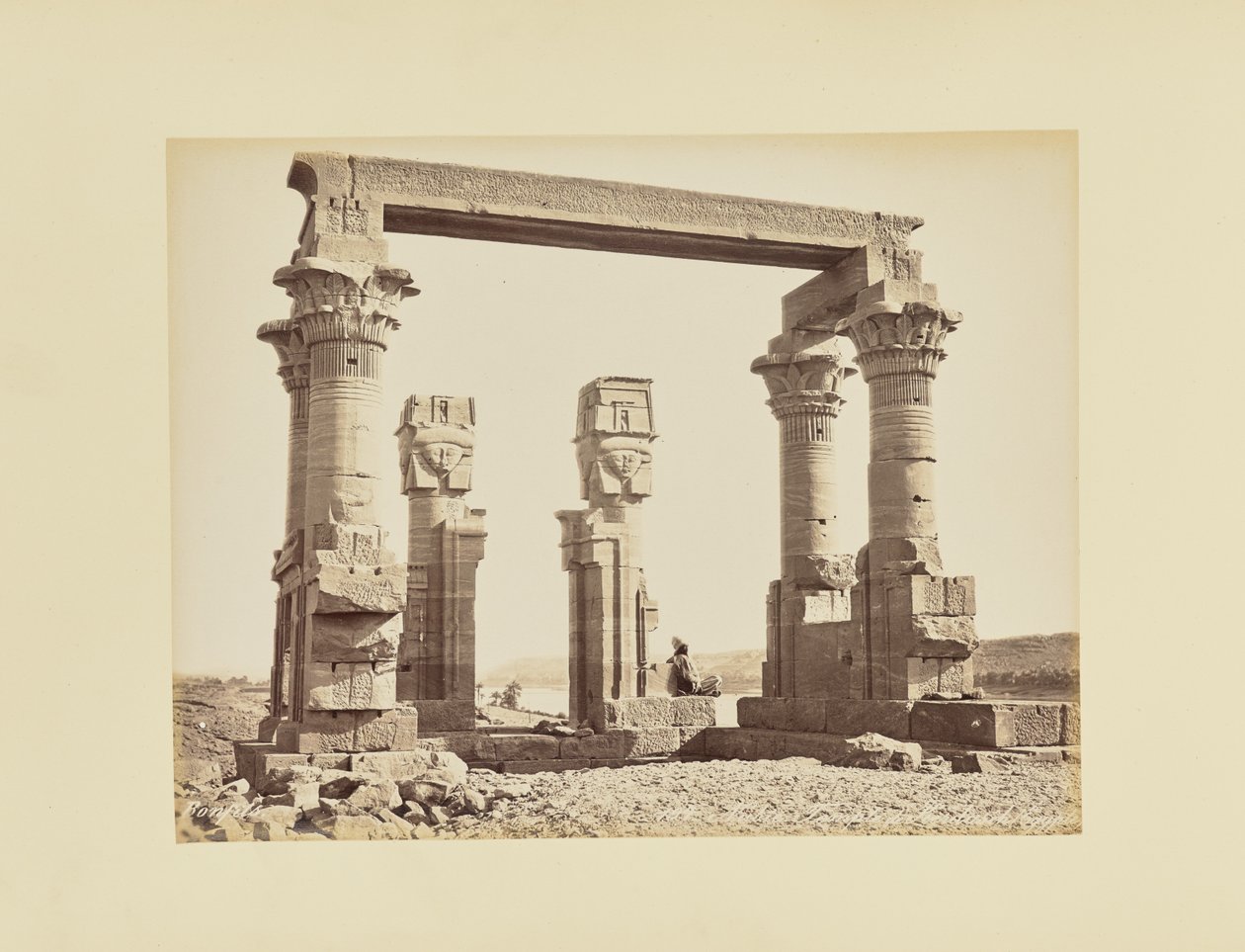Nubië. Tempel van Kerdasêh, Egypte door Félix Bonfils