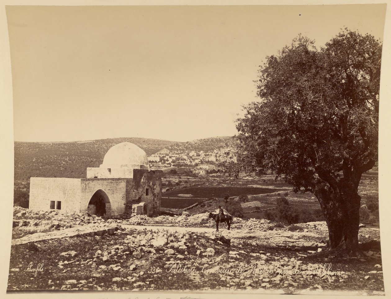 Palestina. Het graf van Rachel, vlakbij Bethlehem door Félix Bonfils