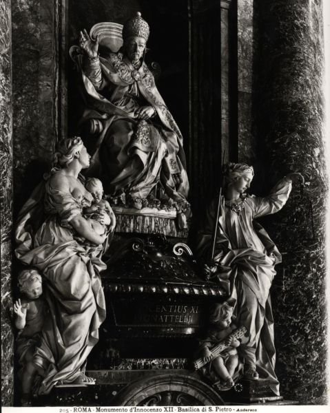 Monument voor paus Innocentius XII (1615-1700) door Filippo Della Valle