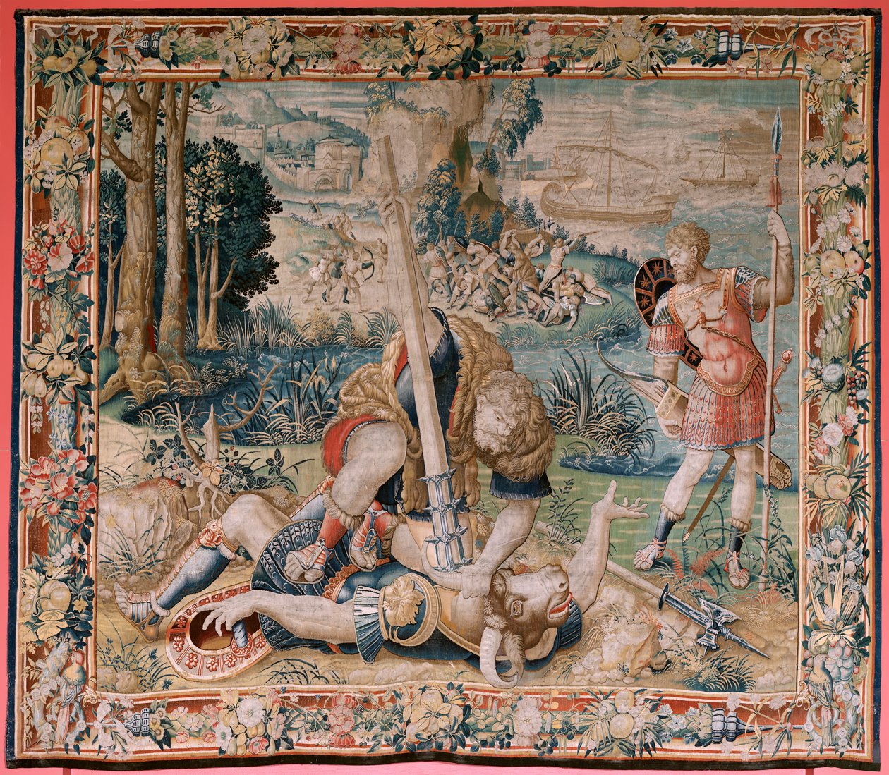 Vlaamse wandtapijt. Serie De Werken van Hercules. Hercules vecht tegen de Minotaurus. Tweede tapijt in de bestaande serie. Ca 1528. door Flemish School