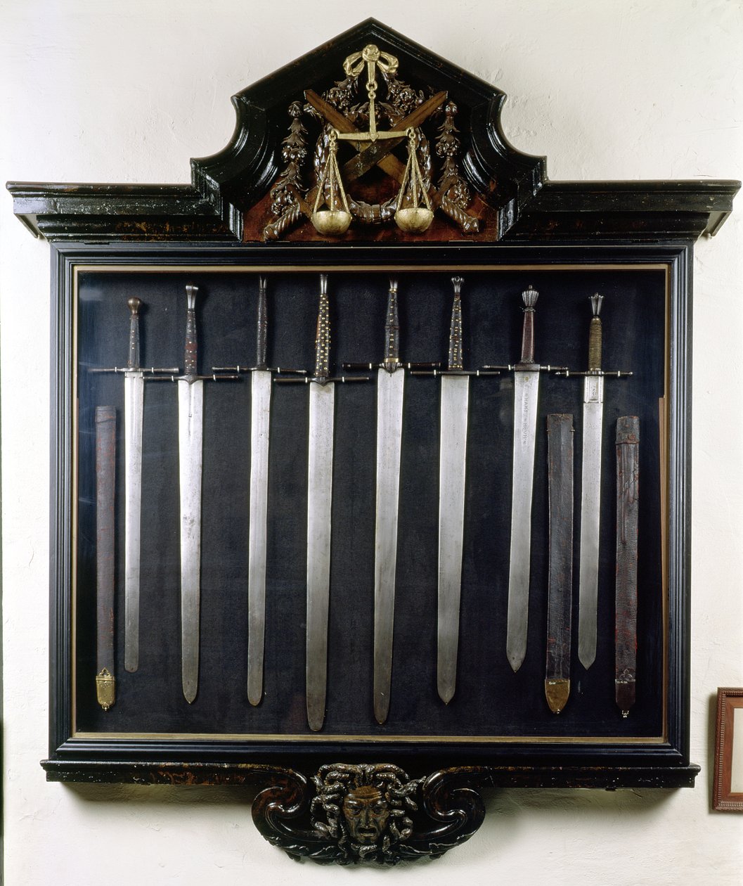Zwaarden van gerechtigheid door Flemish School