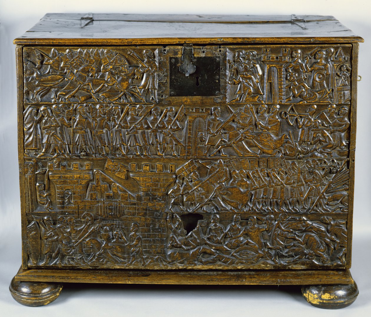 De Kortrijkse Kist met scènes van de Guldensporenslag in Kortrijk in 1302 door Flemish School