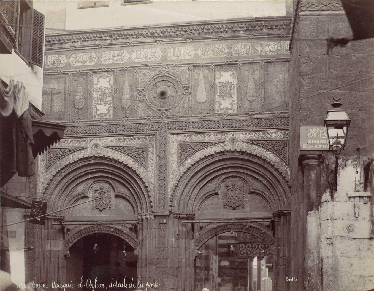 Caire. Moskee el-Arhar, details van de deur, 1870s door Félix Bonfils