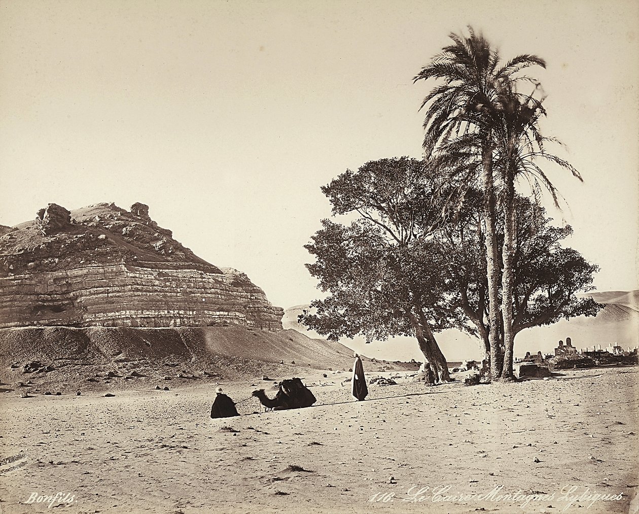 Woestijngebied aan de rand van Caïro, Egypte door Félix Bonfils
