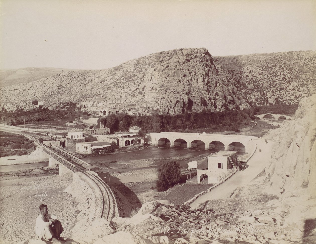Les ponts du fleurs [fleuve] du chien, ca. 1880 door Félix Bonfils