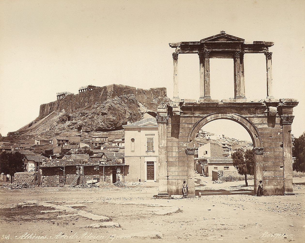De Boog van Hadrianus op de Akropolis van Athene door Félix Bonfils
