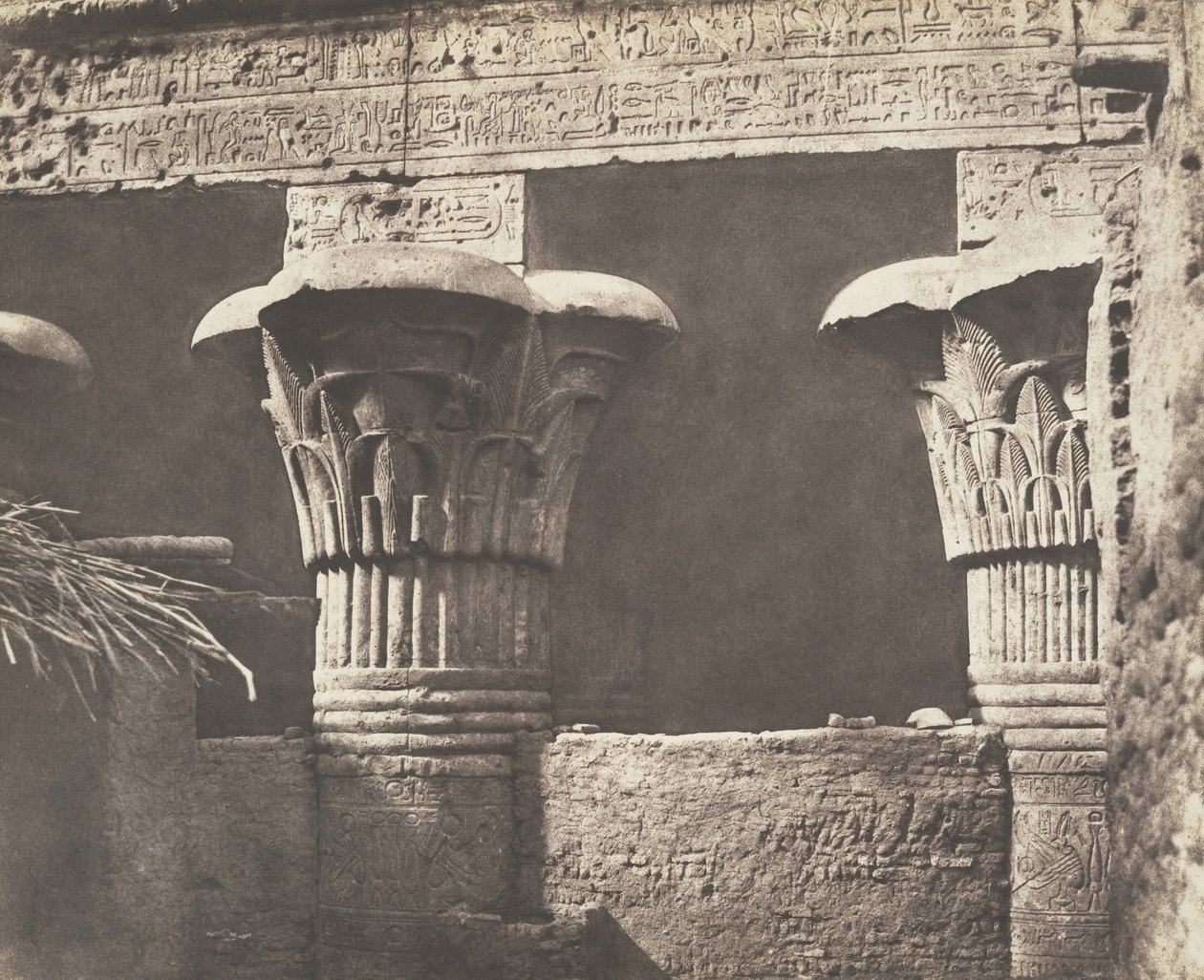 Esneh Latopolis, Constructie Ensablée - Architraaf, Schachten en Kapitelen door Félix Teynard