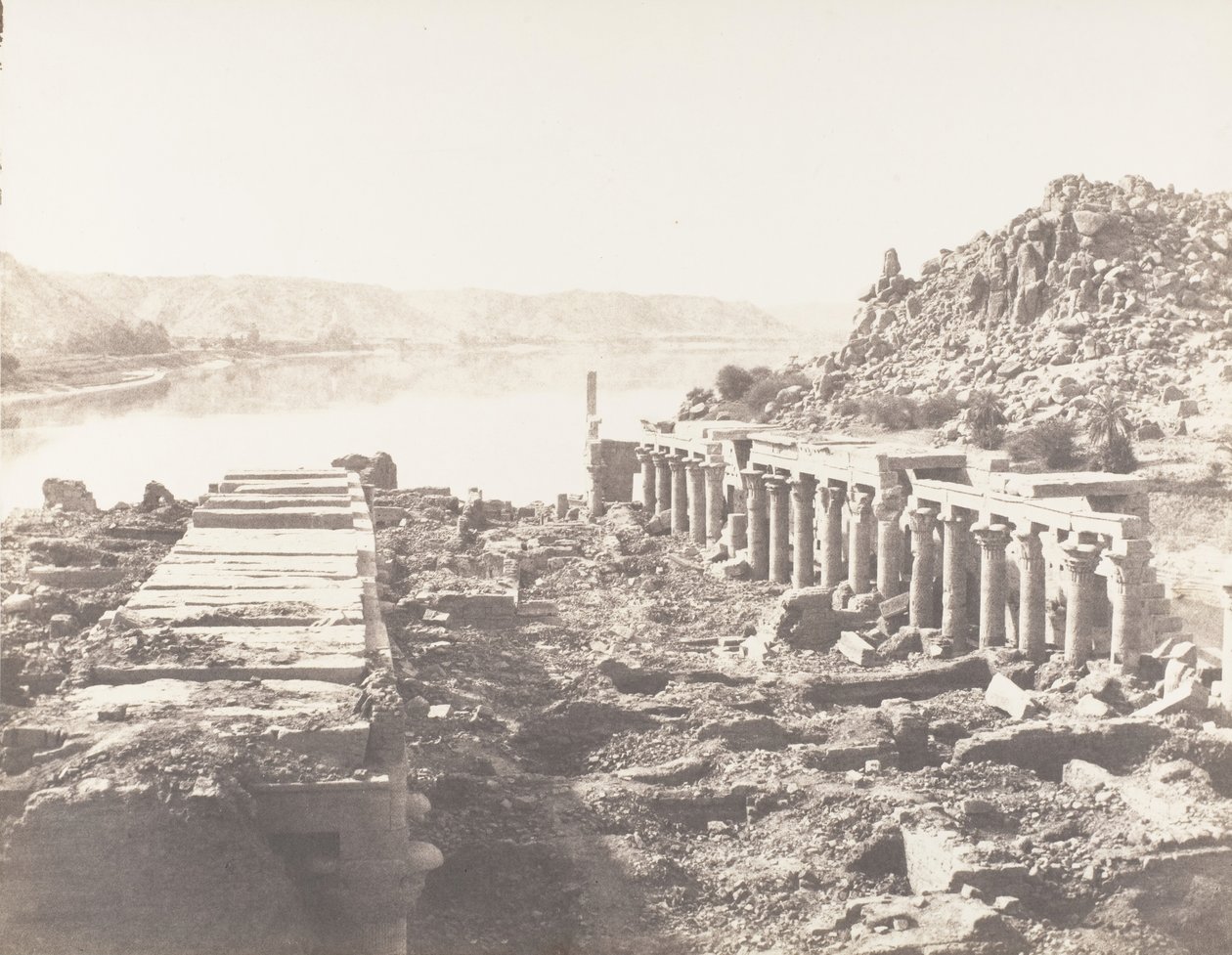 Ile de Fileh Philæ, Vue Générale Prise du Point I, Sur La Plateforme door Félix Teynard