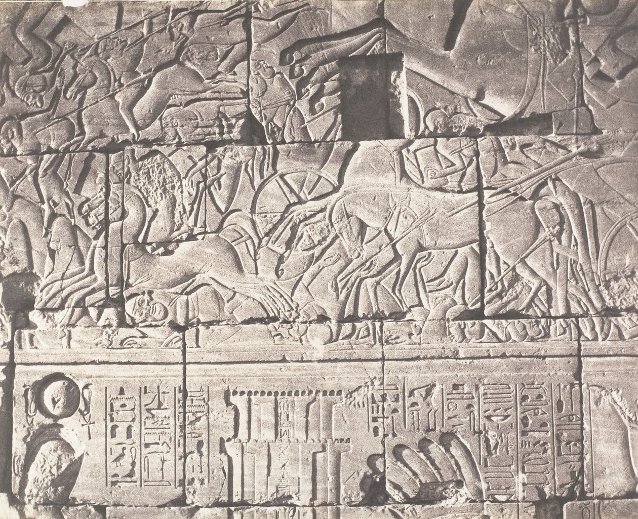 Karnak Thebe, Omheining van het Paleis - Details van Beelden bij Punt O, 1851-52, gedrukt 1853-54 door Félix Teynard