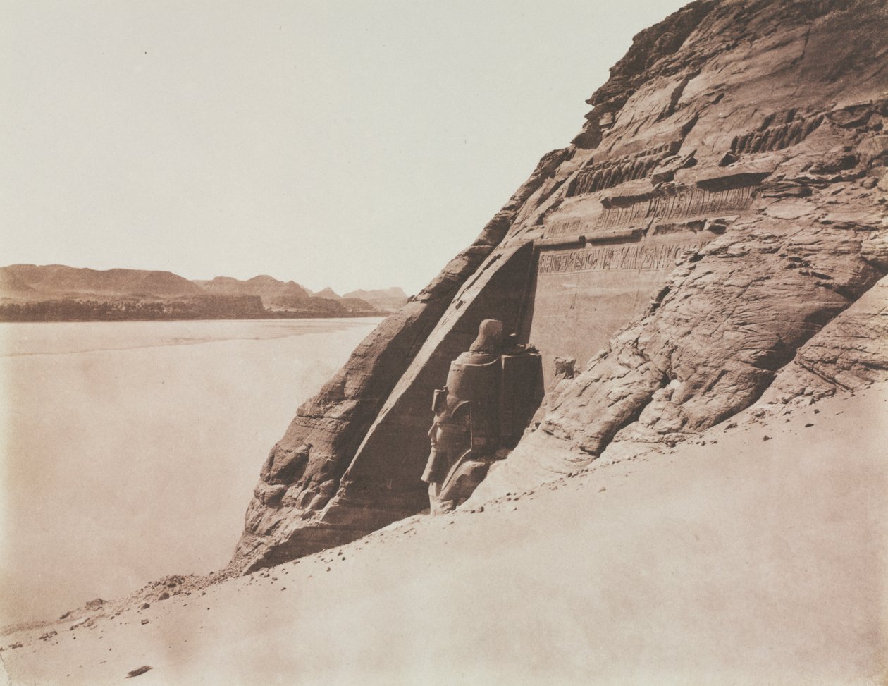 Grote Speos - Uitzicht vanaf de zandhelling (Tempel van Ramses II), Abu Simbel door Félix Teynard