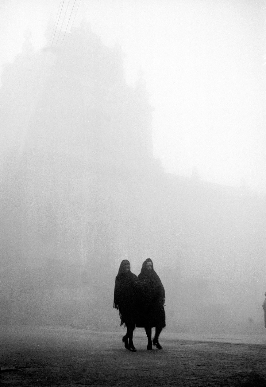 Enna in de winter door Fosco Maraini