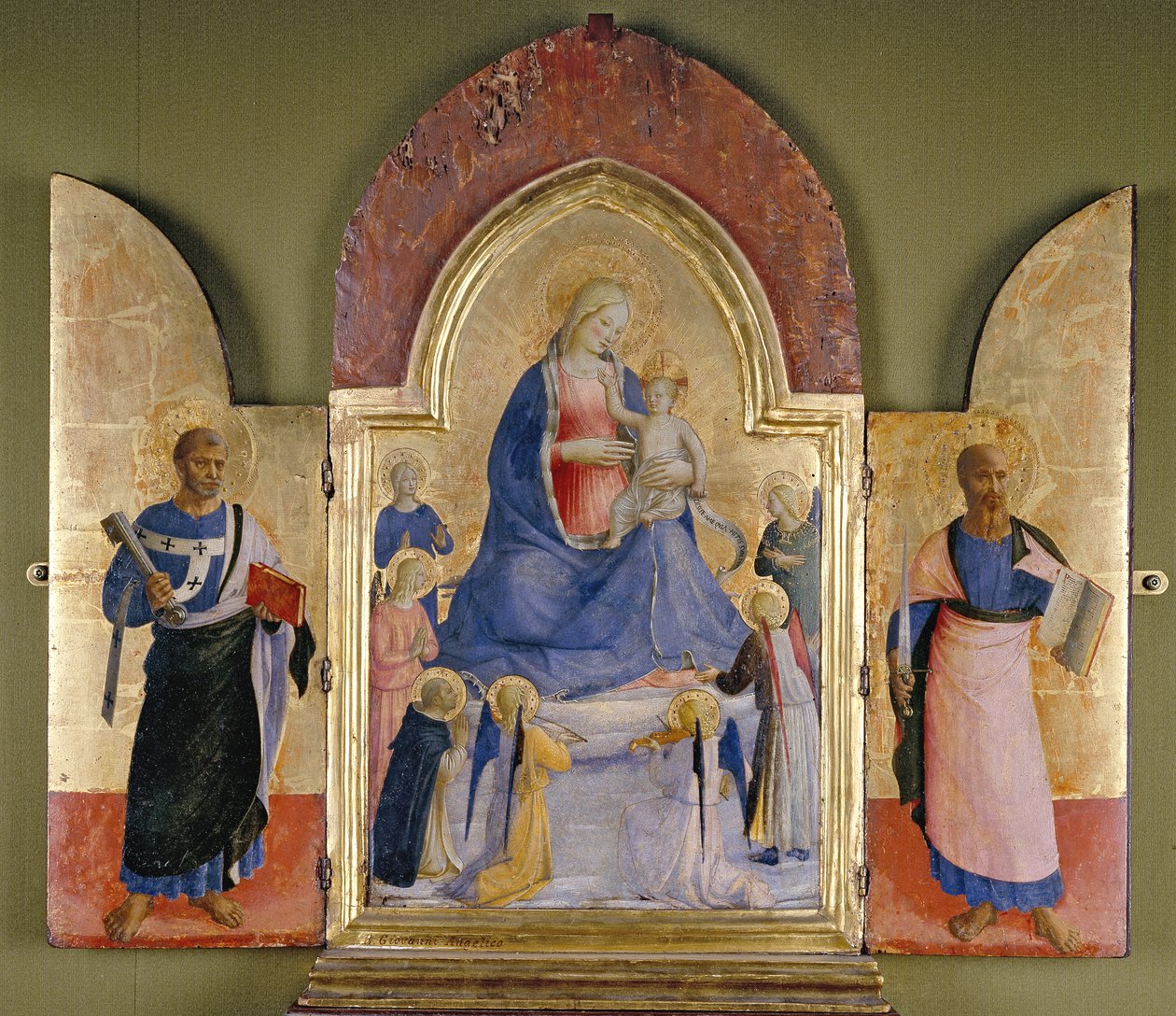 De Maagd en Kind met Engelen en Dominicaanse Heiligen, Sint Petrus (links) en Sint Paulus (rechts) door Fra Angelico
