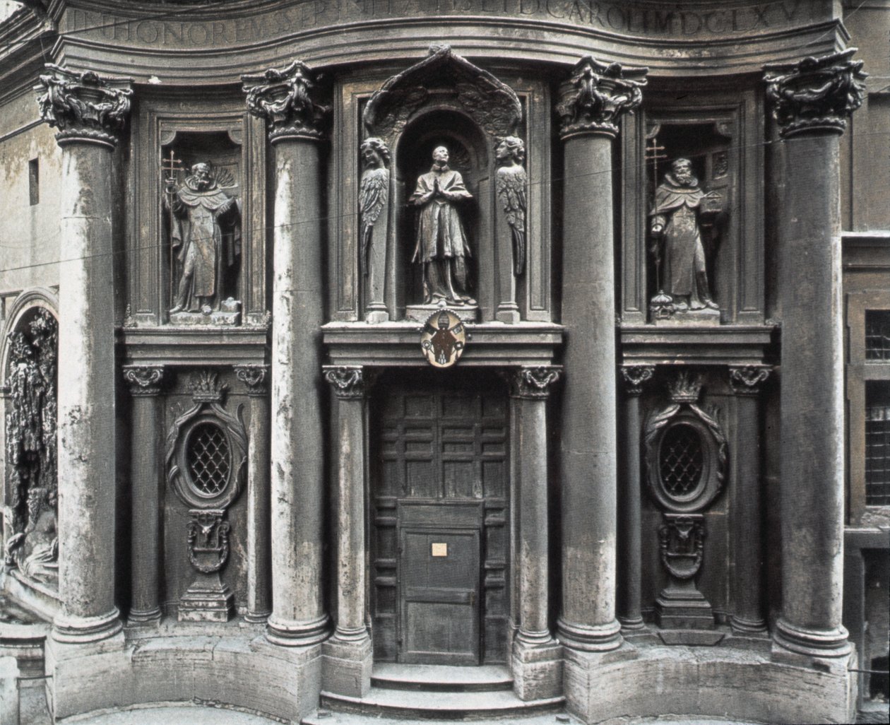 Onderste helft van de gevel, 1637-41 door Francesco Borromini